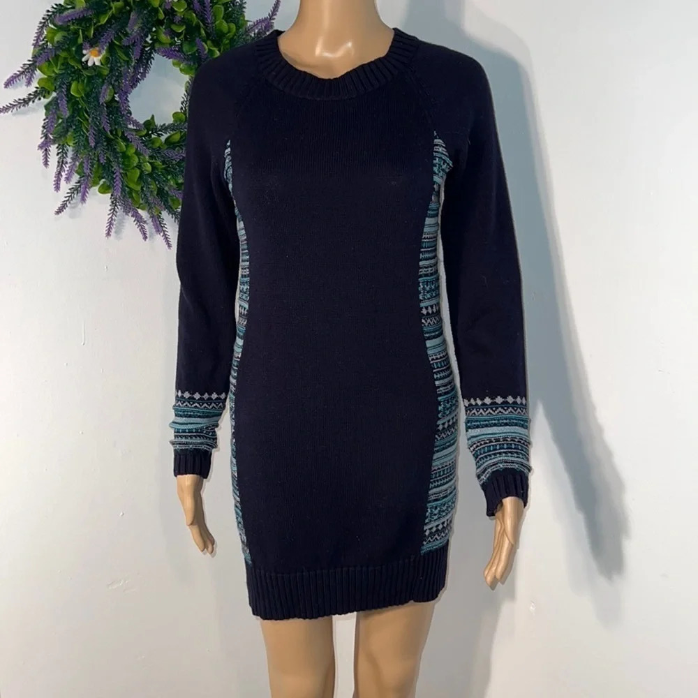 Between‎ you and me,XS, mini, Long sleeve crewneck sweater dress, w/accent patrn